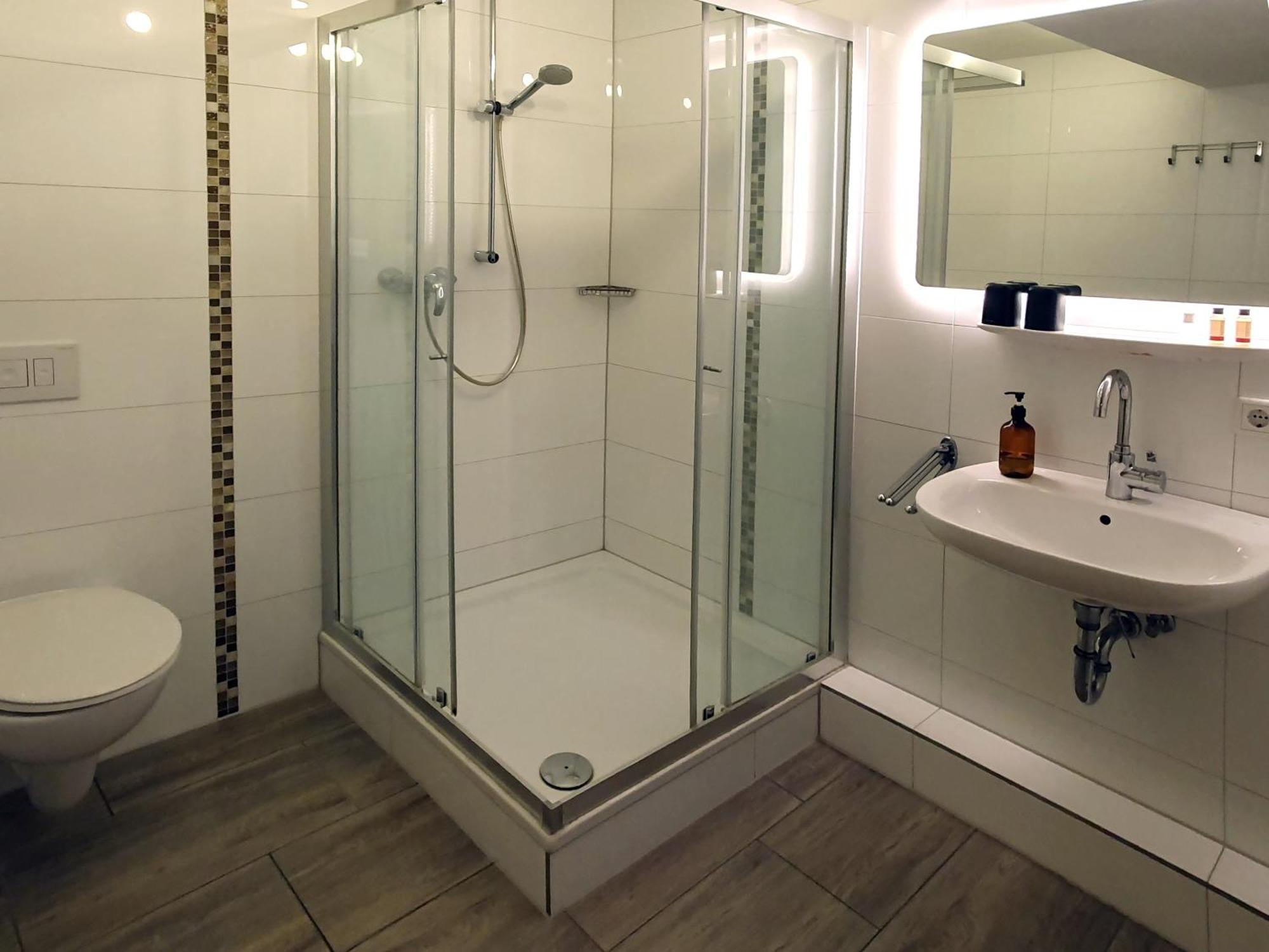 Rheinmetropole Hotel Дюселдорф Екстериор снимка