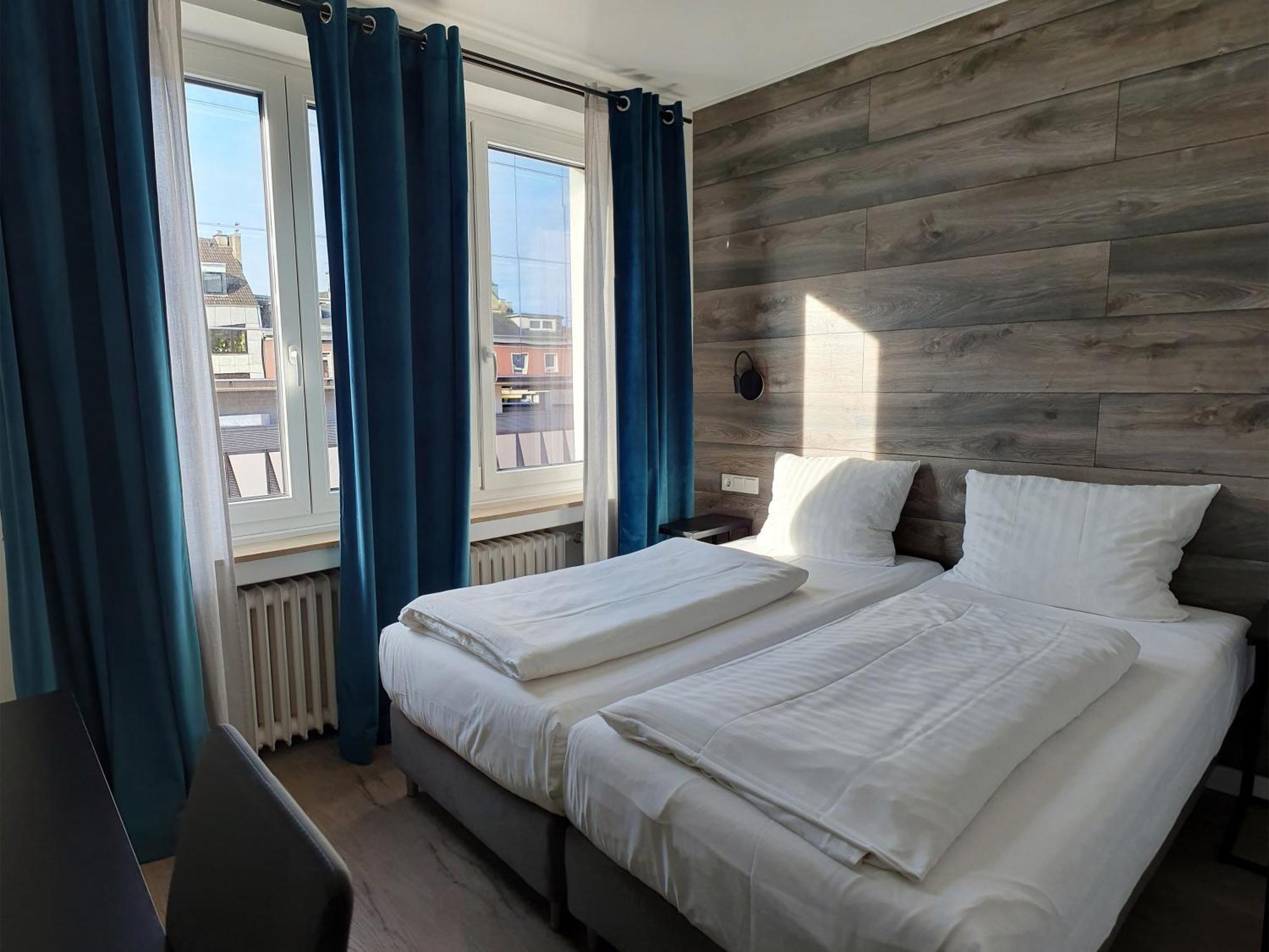Rheinmetropole Hotel Дюселдорф Екстериор снимка