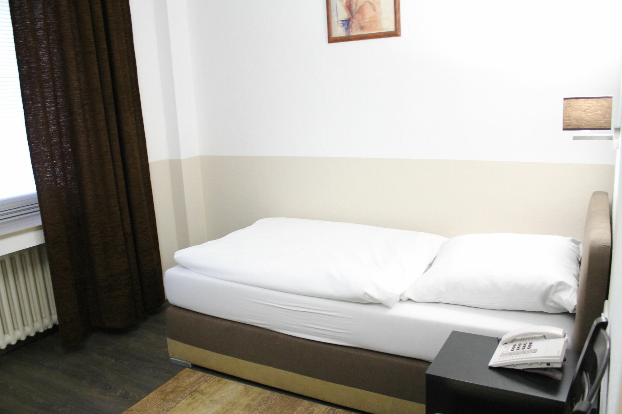Rheinmetropole Hotel Дюселдорф Екстериор снимка