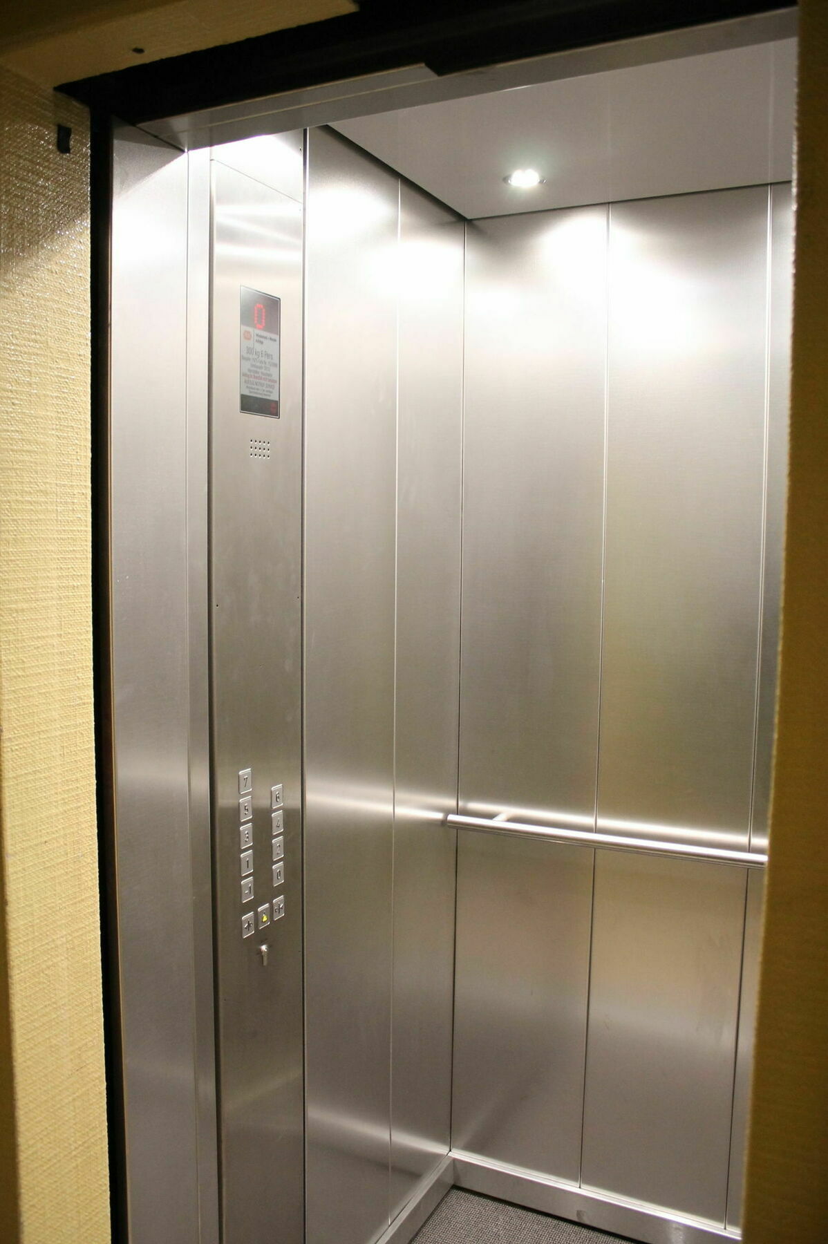 Rheinmetropole Hotel Дюселдорф Екстериор снимка